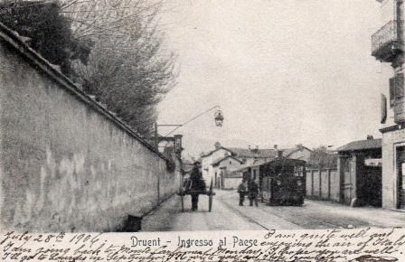 Accesso al borgo di Druento, cartolina degli anni Dieci