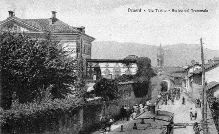 Tranvia a vapore in arrivo a Druento, anni Venti